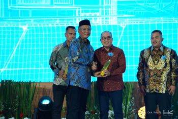 Tol Serang--Panimbang dan kiprah BUMN Infrastruktur, antar Hutama Karya raih dua apresiasi di Ajang Sutami
