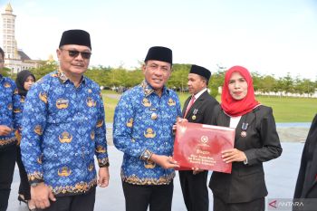 Momentum HUT Korpri, 292 PNS Bima raih Satyalancana Karya Satya dari Presiden