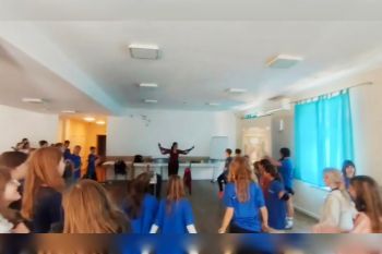 Peran aktif guru Kalteng perkenalkan seni dan budaya daerah ke panggung dunia