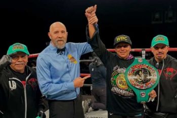 Ruiz atasi Kubicki untuk rebut juara dunia super terbang WBC