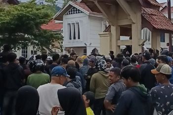 Update bencana Aceh, Warga demo Pemkab Aceh Tengah tuntut ketersediaan beras dan BBM