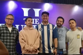 RyanAdriandhy dan PandjiPragiwaksonokompak "bully"Raditya Dika