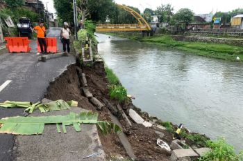 Pemkot Mataram minta aparat cermati situasi akibat anomali cuaca
