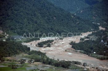 Dampak banjir bandang di Padang Pariaman