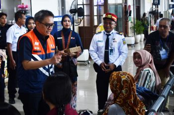Direksi KAI inspeksi angkutan Natal dan Tahun Baru