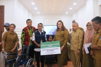 Donggala salurkan bantuan kuatkan kemandirian ekonomi warga