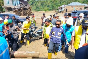 Menteri ESDM pastikan listrik di Palembayan Agam menyala Rabu malam