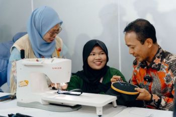 Pakaian bekas bisa didaur ulang di MRT Jakarta