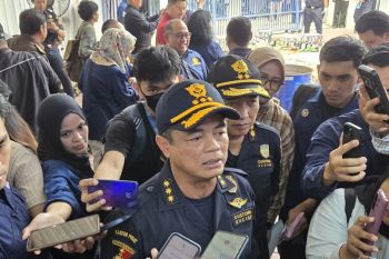 Diancam dibekukan, Dirjen Bea Cukai berjanji benahi kinerja