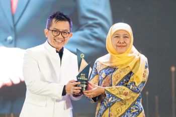 Gubernur Jawa Timur raih tiga penghargaan strategis pada LAN Awards 2025