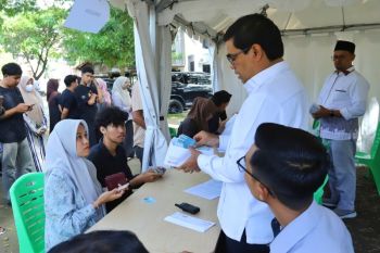 UIN Ar Raniry salurkan bantuan mahasiswa terdampak banjir