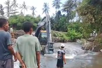 Tragis, bocah 6 tahun di Lombok Timur tewas terjepit batu di Sungai Rempung