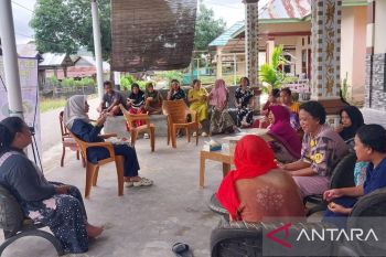 Reses di ibu kota kabupaten, Dheninda dengarkan aspirasi warga