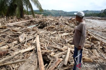 Membangun kembali Indonesia dalam Perspektik Deleuzian