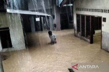 Pusdalops Sumut: Korban jiwa akibat banjir di Kota Medan jadi 12 orang
