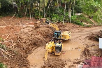 BNPB optimalkan perbaikan akses darat Sumbar untuk penyaluran bantuan