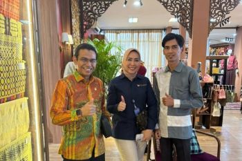 Hendry Munief: Tenun Songket Siap Jadi Ikon Budaya Nusantara di Kancah Global