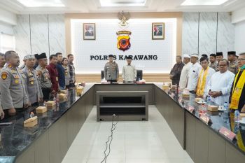 Polres Karawang dan tokoh lintas agama doa bersama demi kondusivitas daerah