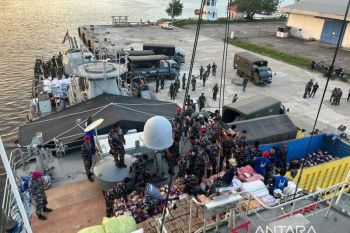 TNI AL kerahkan KRI SSA-378 antar logistik ke Lhokseumawe