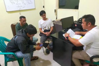 Polisi gagalkan penarikan mobil secara paksa oleh penagih hutang