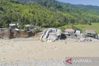 BPBD: 110 KK di Nagan Raya masih terisolir akibat jembatan putus