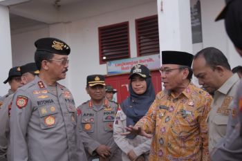 Wawako Padang dampingi Kakorsabhara Baharkam Polri tinjau korban banjir bandang di Pauh