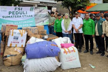 Forum Silaturahmi Istri Fraksi PKB DPR salurkan bantuan ke Tapsel
