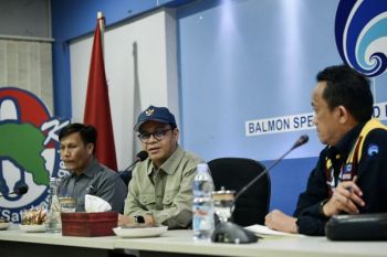 Ministry accelerates telecom recovery in flood-hit Sumatra regions