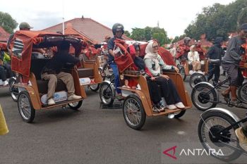 Becak listrik jadi harapan baru bagi para pengayuh lansia di Cilacap