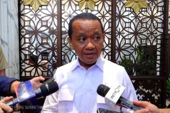 Minister vows thorough review of mining activities in Sumatra flood