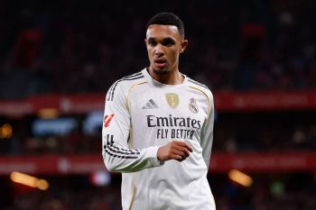 Trent Alexander-Arnold Tumbang! Absen hingga Dua Bulan Mengintai