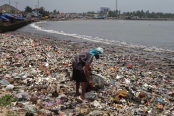 Indonesia targets 50 percent reduction in marine debris by 2029