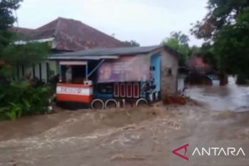 BPBD Cianjur kerahkan 50 petugas gabungan bantu warga korban banjir