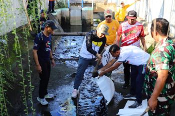 Bupati Kudus gencarkan pembersihan saluran untuk antisipasi banjir