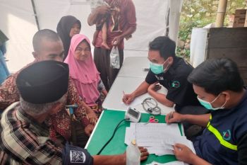 Pusat Krisis Kemenkes buka pos kesehatan di pengungsian korban banjir Agam