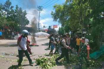 Imbas tawuran pelajar, Akses jalan lintas Bima-Sumbawa diblokir warga