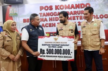 Sulsel serahkan Rp500 juta percepatan pemulihan pasca bencana Aceh