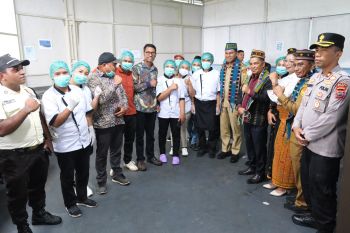Wagub NTT mengunjungi SPPG Manggarai pastikan penuhi target penerima MBG