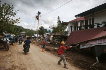 Agam kembali menyala, sistem kelistrikan Sumbar pulih 100% pascabencana