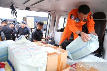 Polda Aceh kirim tenaga kesehatan melalui udara ke daerah bencana