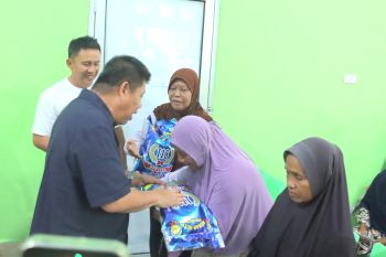 Gubernur Babel bagikan ratusan karung beras di Penyamun