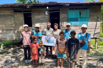 PLN berikan listrik gratis kepada 27 keluarga di Papua sebagai kado Natal