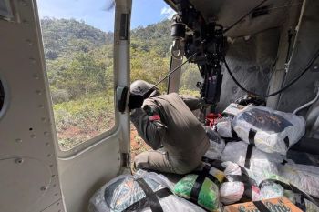 TNI gunakan heli kirim logistik ke desa terisolasi di Tapanuli Utara