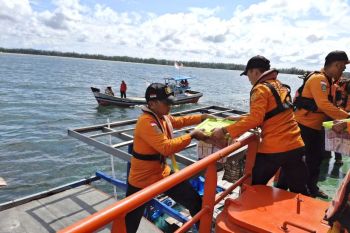 Basarnas sends sea-borne aid to flood-isolated areas in West Sumatra
