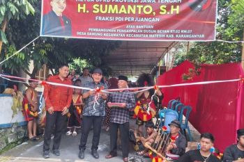 Ketua DPRD Jateng Sumanto nanggap reog dan resmikan pengaspalan Jalan Desa Dawung