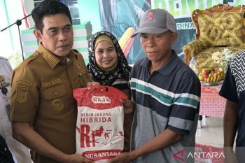 Pemkab Parimo bantu petani 27.315 kg benih jagung untuk ketahanan pangan