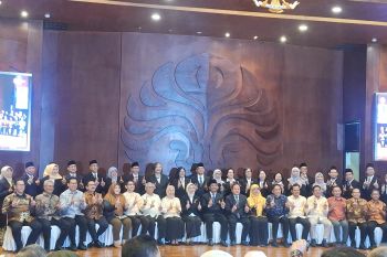 Rektor UI lantik dekan periode 2025-2029