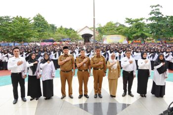 Bupati Kampar Ahmad Yuzar Serahkan SK PPPK Tahap II dan Paruh Waktu