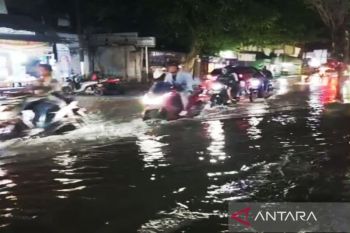 Satlantas Polresta Banjarmasin imbau pengendara terhadap genangan air