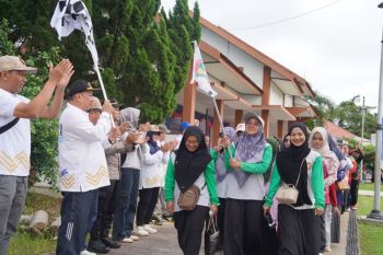 Guru se-Kabupaten Balangan ikuti jalan sehat peringati HUT PGRI
